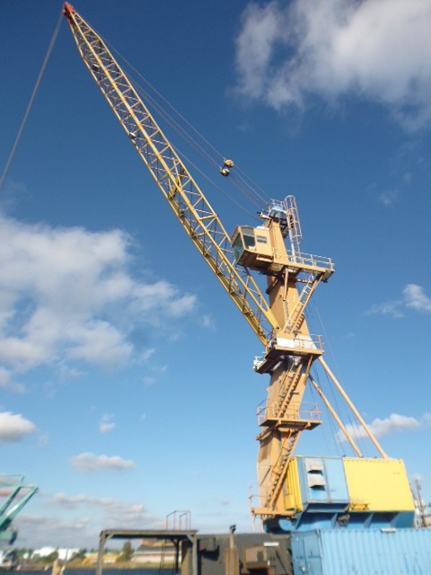 31 Mtns Nelcon floating crane for sale
