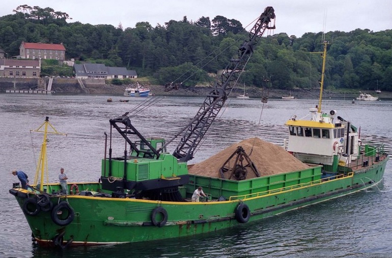 450 Mtns sand stone carrier dredger with crane for sale
