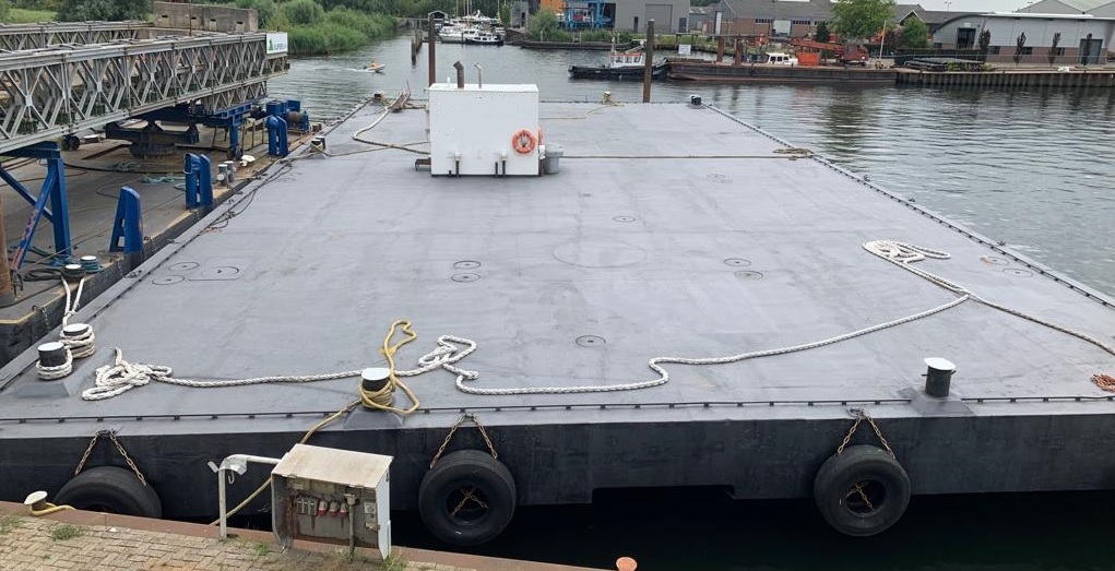 work pontoon 40 x 20 m