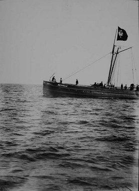 SS Meppel II at the Zuiderzee near the Isle of Urk 1908 heading Amsterdam